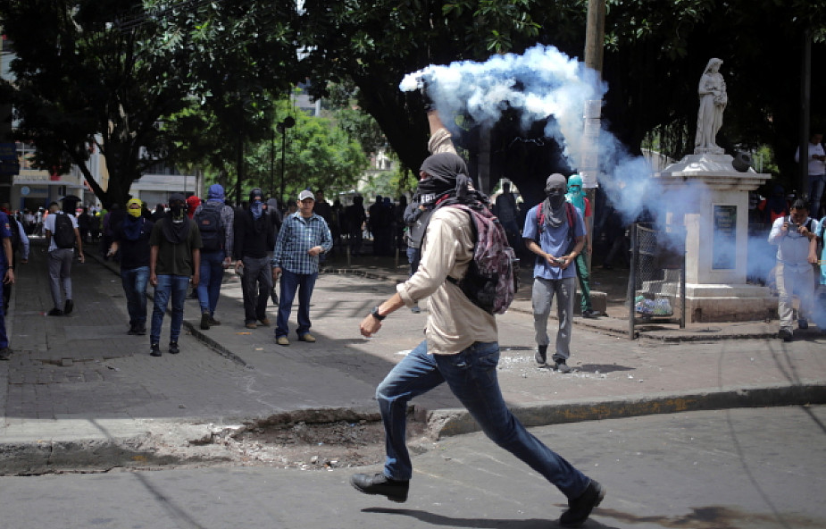 Honduras: wielotysięczne demonstracje przeciwko prezydentowi