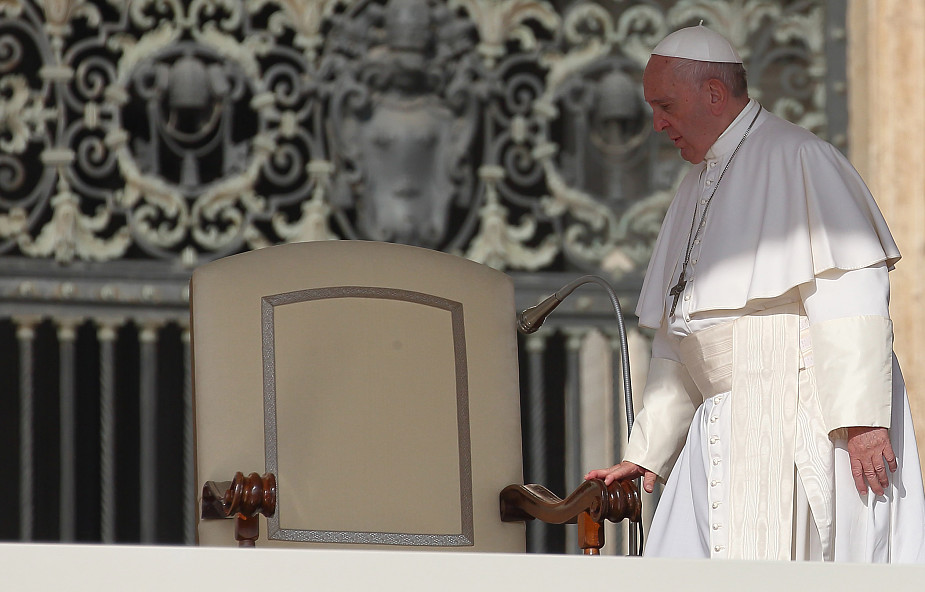 Papież: świadectwo jest podstawowe w ewangelizacji