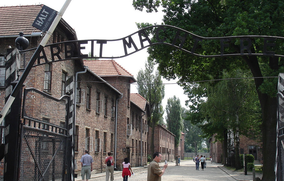 Muzeum Auschwitz podważa autentyczność bluzy obozowej o. Kolbego