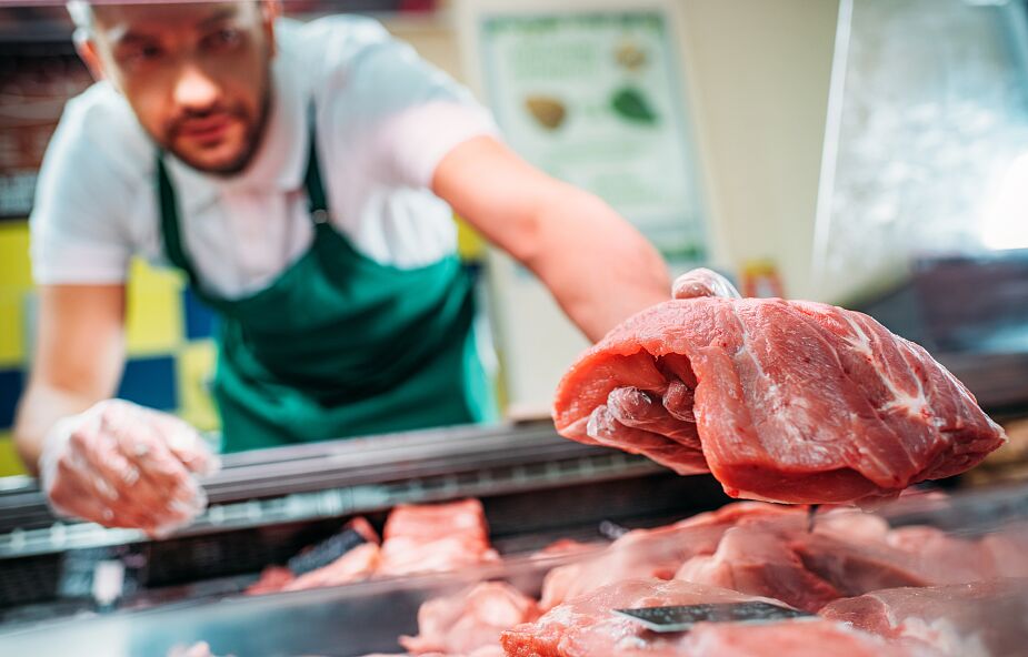 Greenpeace protestuje przeciwko taniemu mięsu w sklepach