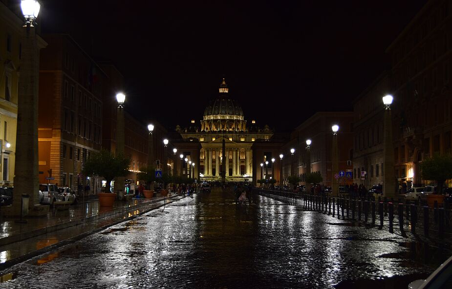 Rozpoczął się proces w sprawie wykorzystywania seksualnego na terenie Watykanu