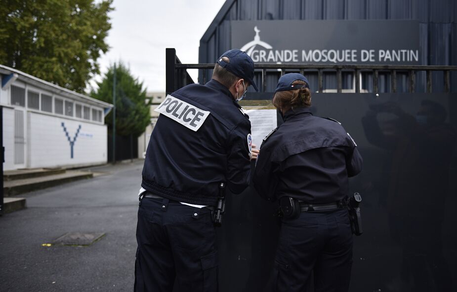 Francuskie władze zamykają meczet w Pantin, muzułmańscy wierni to kwestionują