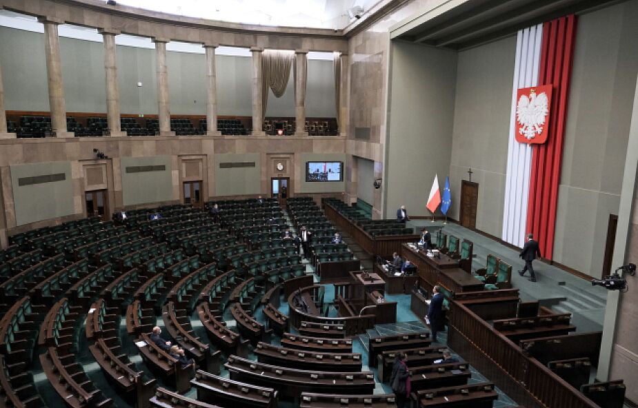 Sejm nie zgodził się na odrzucenie informacji premiera o przygotowaniu państwa do walki z epidemią