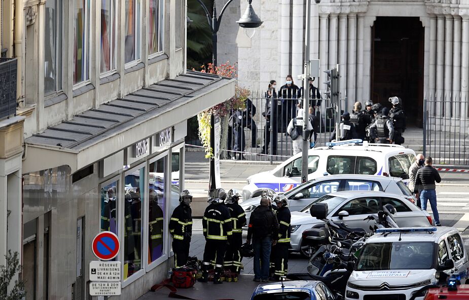 Trzy osoby zginęły, kilka rannych w ataku nożownika w Nicei