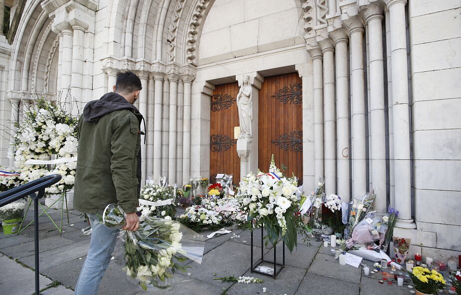 Francja: przewodniczący episkopatu modlił się za ofiary ataku w Nicei i jego sprawców
