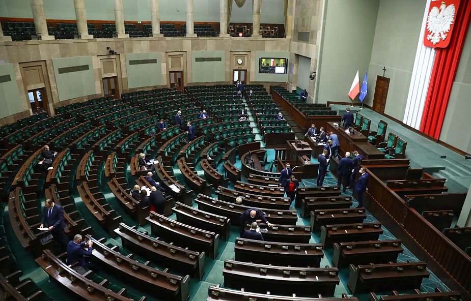 Sejm rozpoczął posiedzenie; zajmie się projektem noweli w ustawie "covidowej" i zmianami w działach administracji