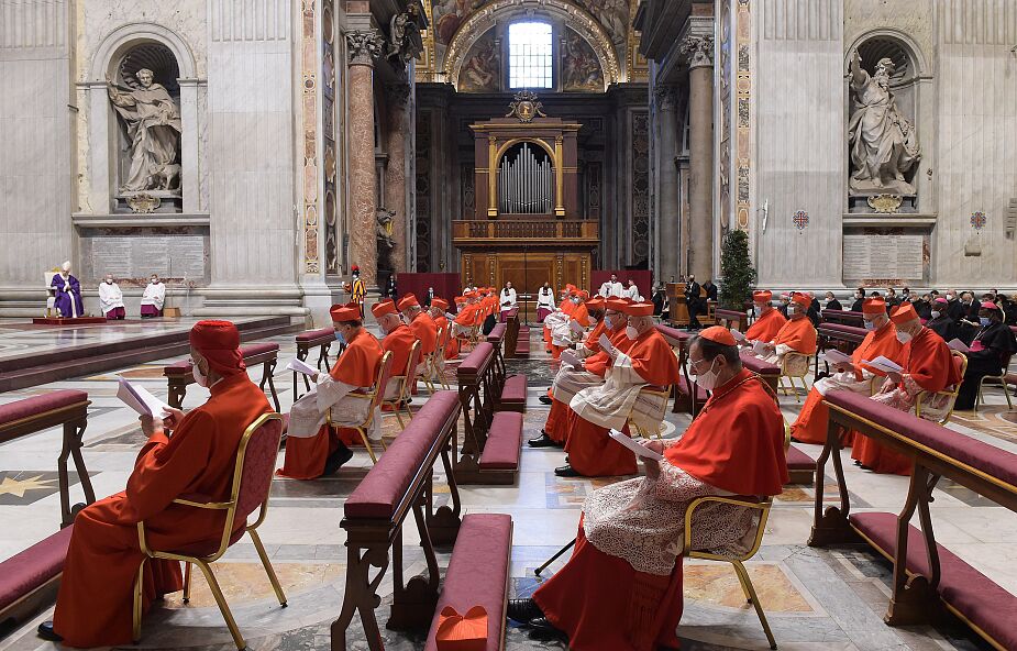Abp Gänswein: przed wizytą u Benedykta XVI kardynałowie mieli negatywne testy na Covid-19