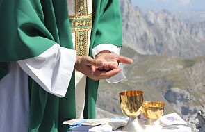 Szwajcaria: biskup chce zmniejszyć o połowę liczbę księży