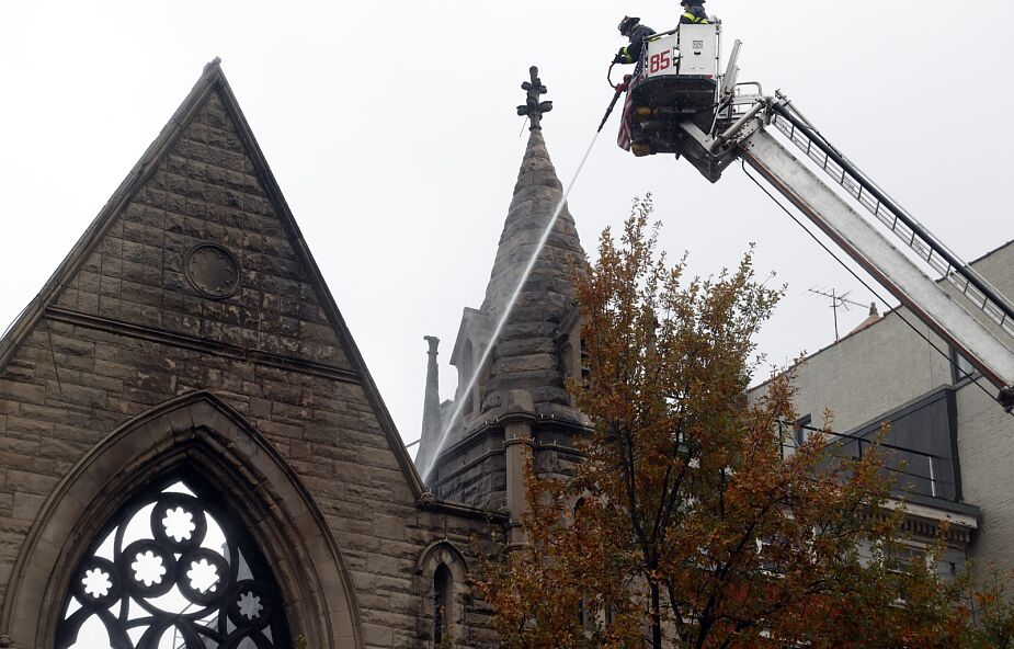Pożar w zabytkowym kościele episkopalnym na Manhattanie w Nowym Jorku