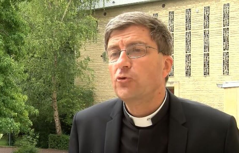 Przewodniczący francuskiego episkopatu: świat potrzebuje celibatu