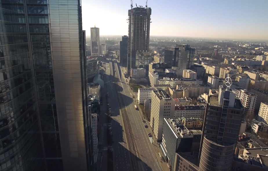 Puste ulice, miasta jak po apokalipsie. Zobacz poruszające nagrania z polskich metropolii
