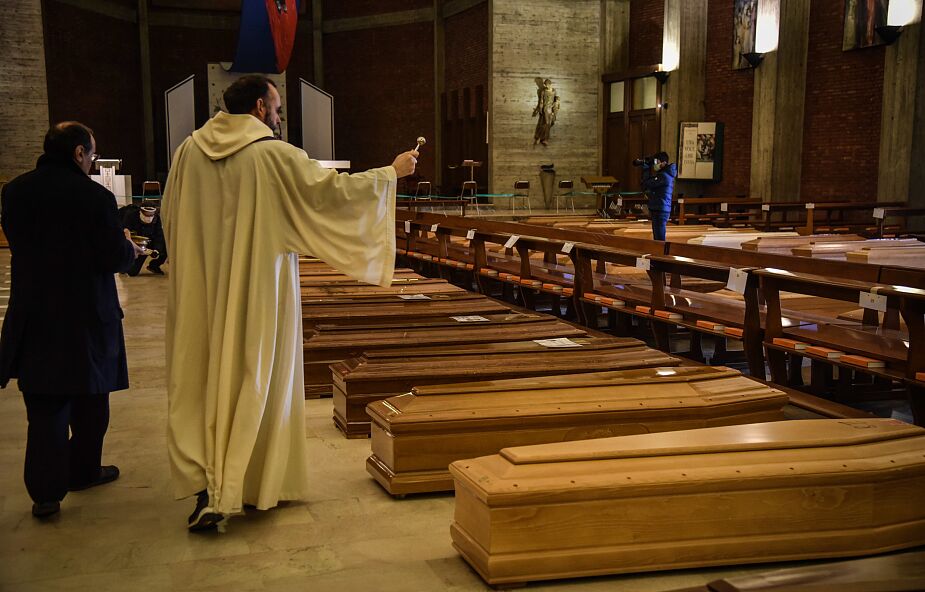 Włoska parafia zamieniona na kostnicę