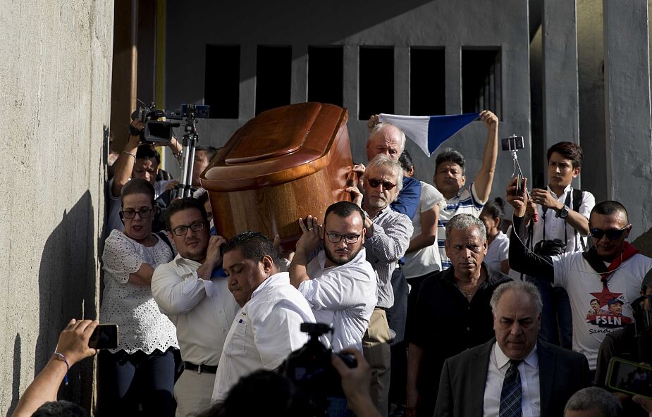 Nikaragua: zwolennicy prezydenta zakłócili pogrzeb ks. Ernesto Cardenala