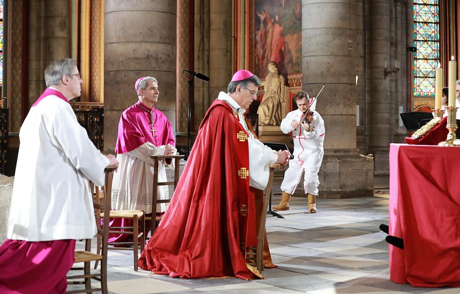 Abp Paryża mówił w Wielki Piątek w katedrze Notre Dame o nadziei