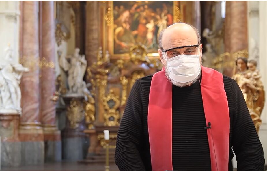 Czy księża będą musieli zakrywać usta i nos podczas Mszy?
