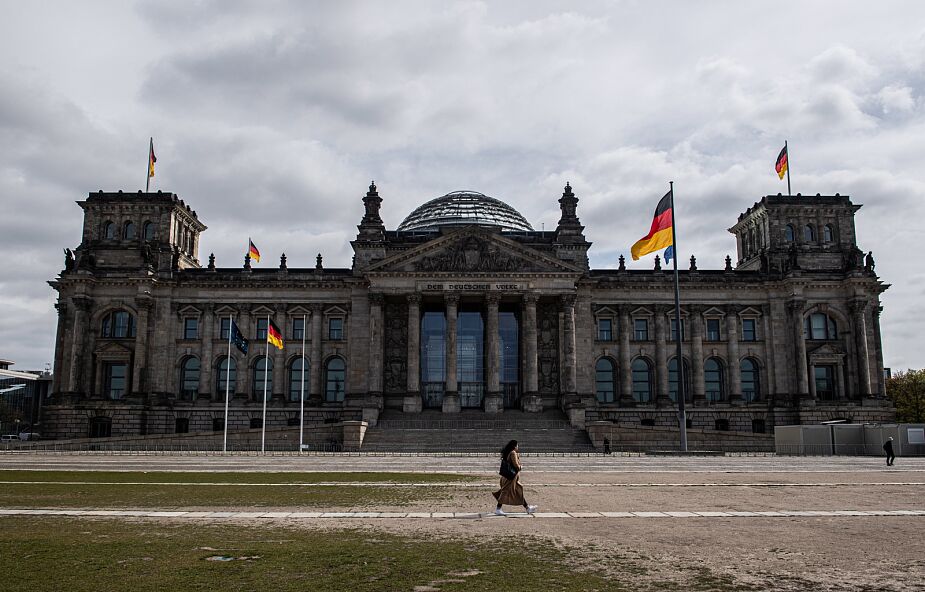 Merkel: rząd przedłuża do 3 maja większość obostrzeń dotyczących koronawirusa