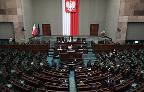 Projekt PiS i Porozumienia ws. zmiany konstytucji skierowany do pierwszego czytania w Sejmie