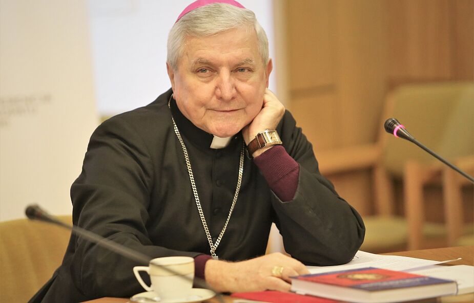 Pomimo papieskiego zakazu bp Janiak pojawia się w diecezji kaliskiej