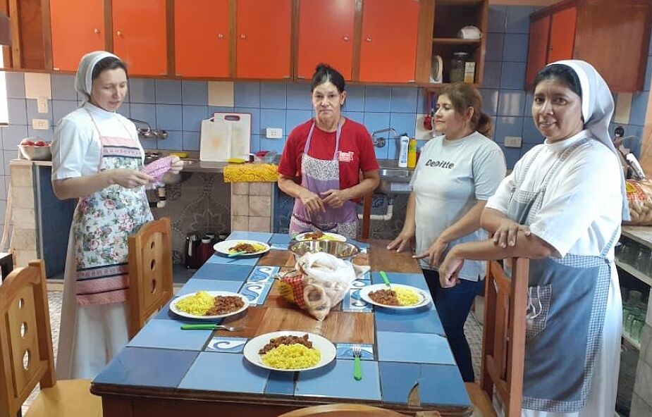Pandemia w Paragwaju: salon parafialny jako magazyn żywności