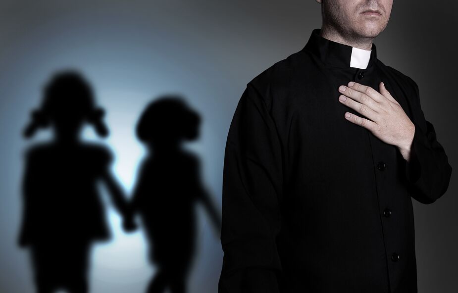 Studenci zapytali księdza, co sądzi o sprawie pedofilii w Kościele. Odpowiedział jednoznacznie