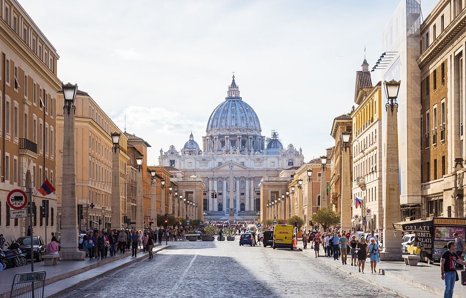Benedykt XVI wrócił do Rzymu