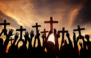CBOS: 90 proc. Polaków deklaruje wiarę, przybywa niewierzących