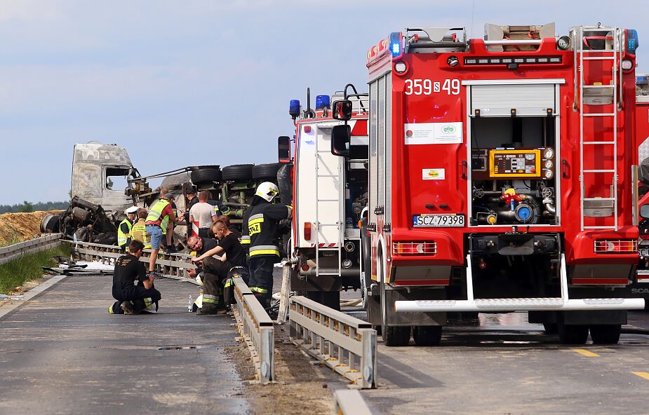 Policja: w wypadku w Bogusławicach obrażenia odniosło 28 osób