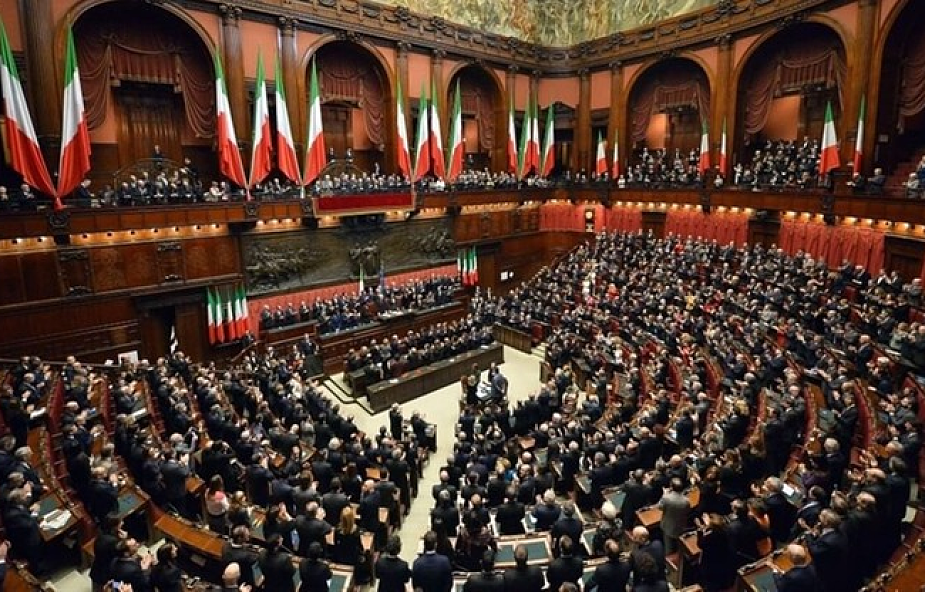 Włochy: w parlamencie odczytano nazwiska 173 lekarzy zmarłych podczas epidemii