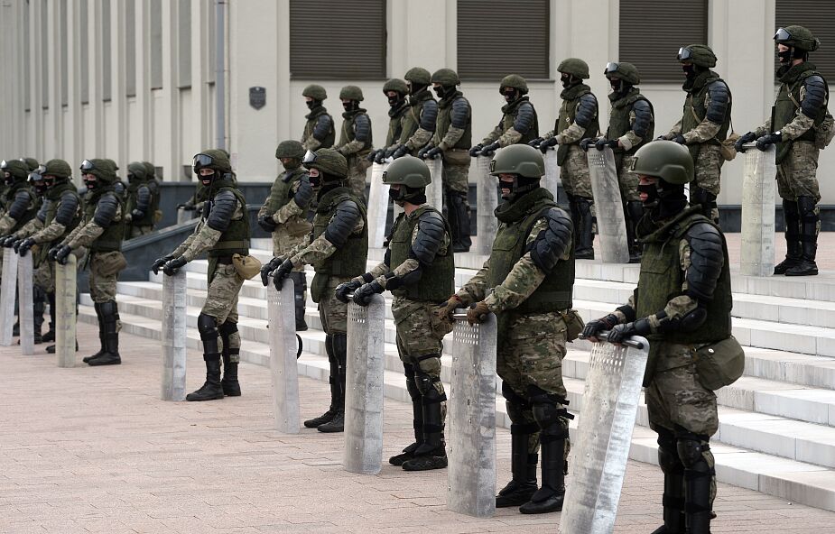 Łukaszenka: wojsko ma zasoby, by zapewnić bezpieczeństwo w kraju