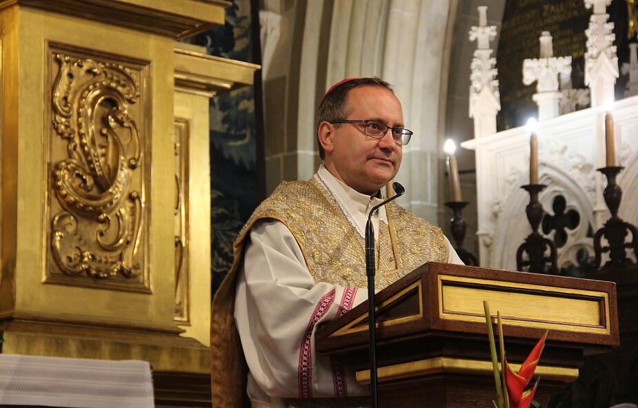 Bp Muskus: życzmy sobie by Kościół nie kojarzył się z władzą, a władza z Kościołem
