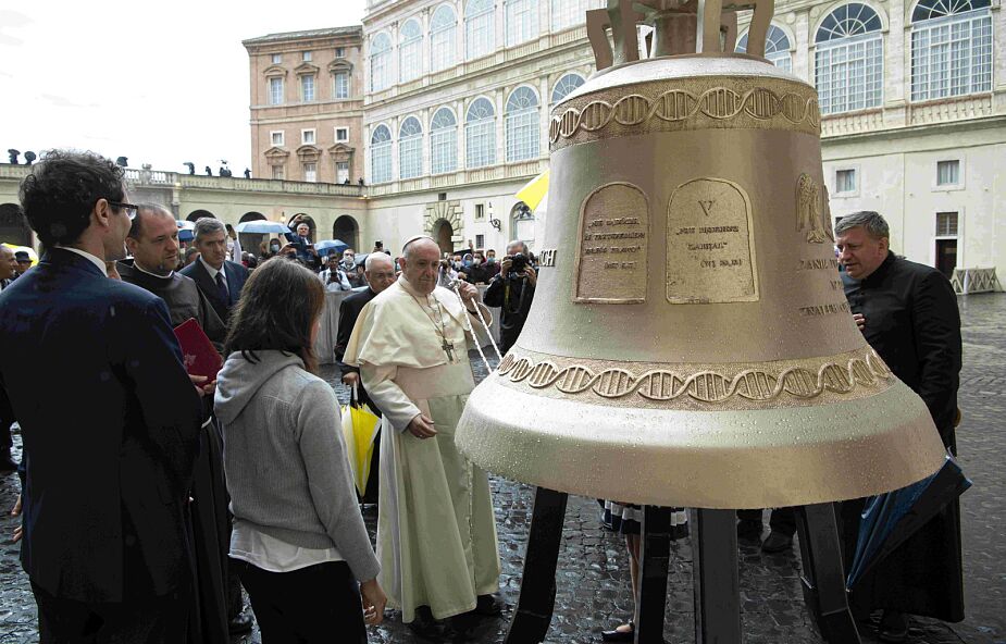 Watykan: papież pobłogosławił dzwon z Polski – symbol prawa do życia nienarodzonych dzieci