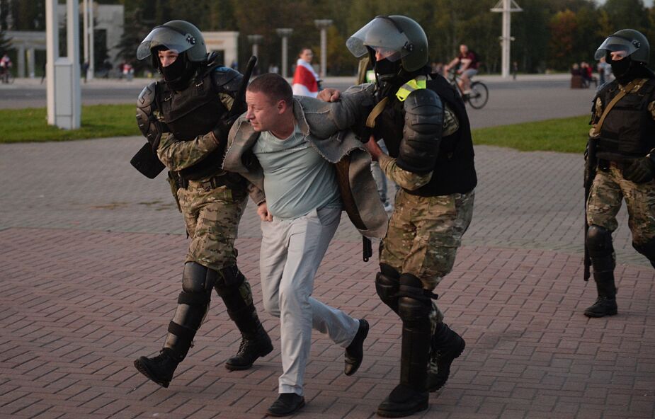Białoruś / MSW: w środę zatrzymano 364 osoby, w Mińsku – 252