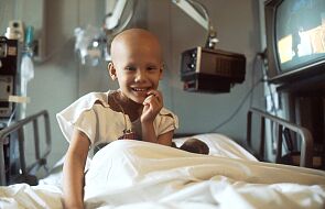 Jak dzieci przeżywają chorobę onkologiczną? "Chcą odwalić jak najszybciej tę chemię i wrócić do domu"