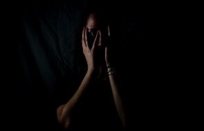 “Jadłam, spałam i wychowywałam dzieci z gwałcicielem”. Przemoc seksualna w małżeństwie to dramat wielu Polek