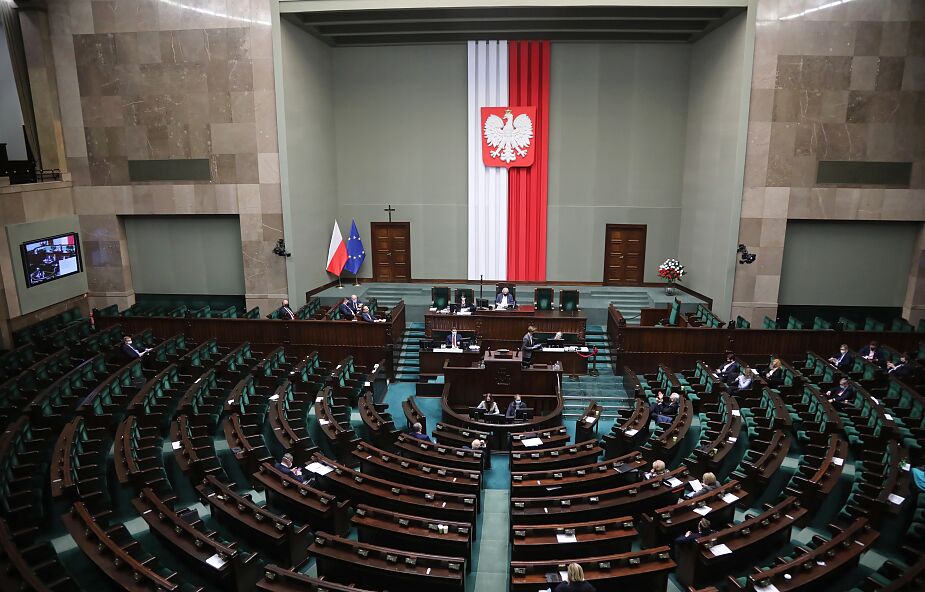 Sejm przyjął osiem ze 109 poprawek Senatu do budżetu na 2021 rok