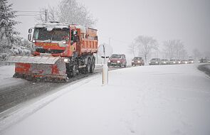 IMGW: intensywne opady śniegu na wschodzie kraju; będą zwieje i zamiecie śnieżne