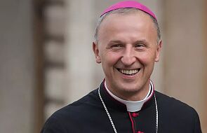 Biskup Marek Solarczyk obudził pielgrzymów grą na rogu