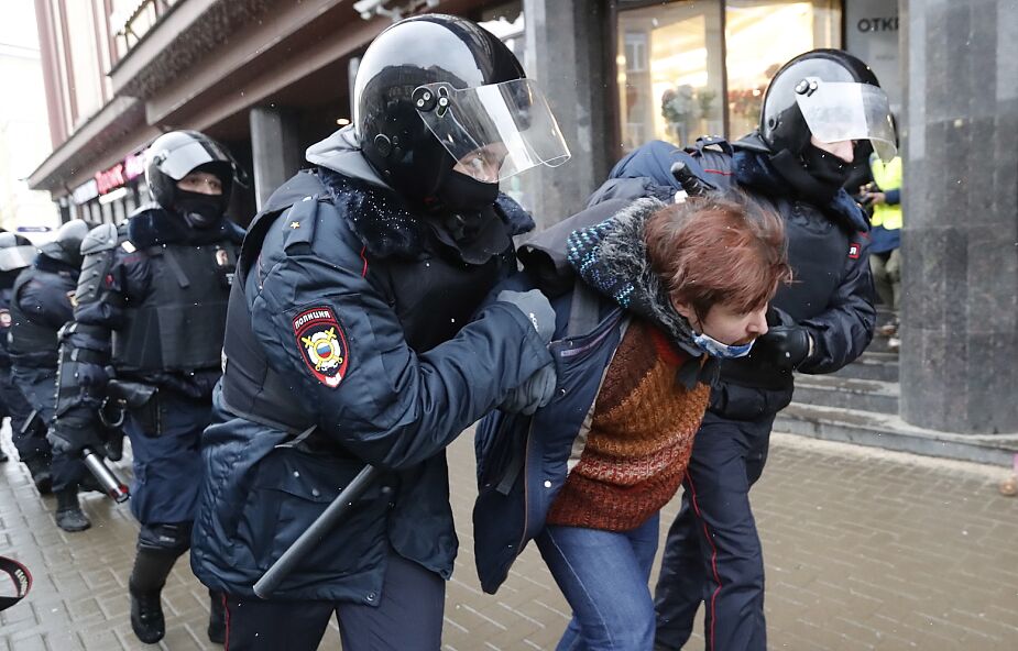 Zatrzymani w Moskwie: policjanci zatrzymują bez wyjaśnień
