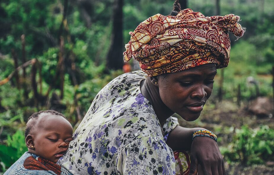 Jezuita: koronawirus zwiększa ubóstwo i przemoc wobec kobiet w Afryce