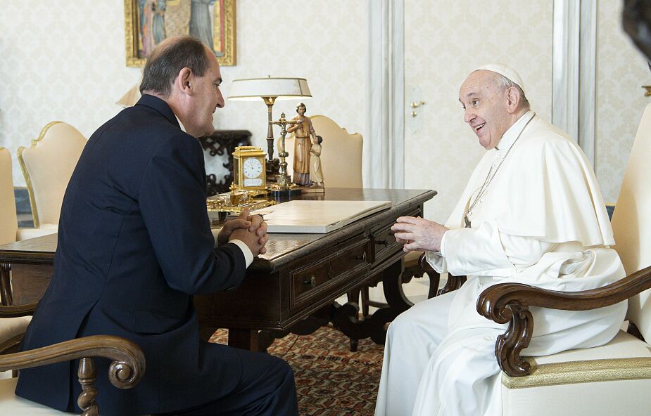 Papież Franciszek przyjął na audiencji premiera Francji