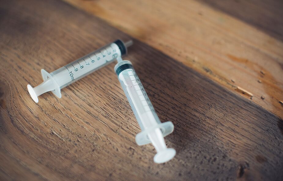 WHO: może zabraknąć nawet 2 mld strzykawek do wykonywania szczepień