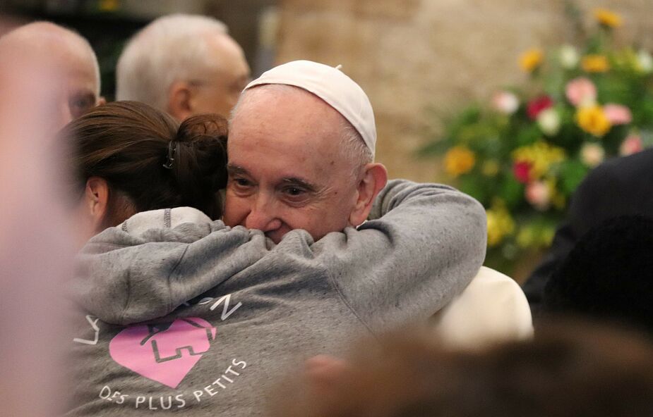 Papież Franciszek przybył do Asyżu na spotkanie z ubogimi