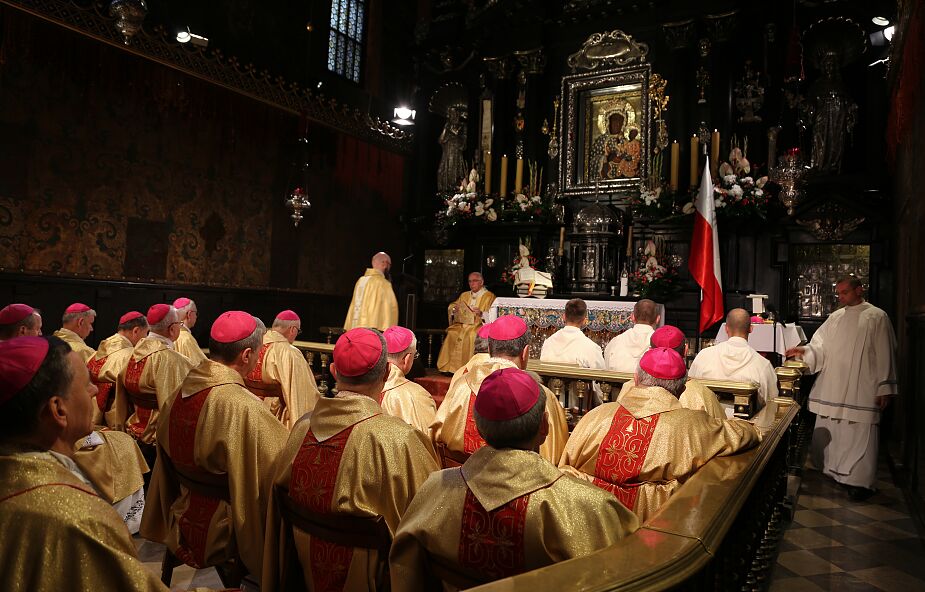 Jasna Góra: rozpoczynają się rekolekcje polskich biskupów