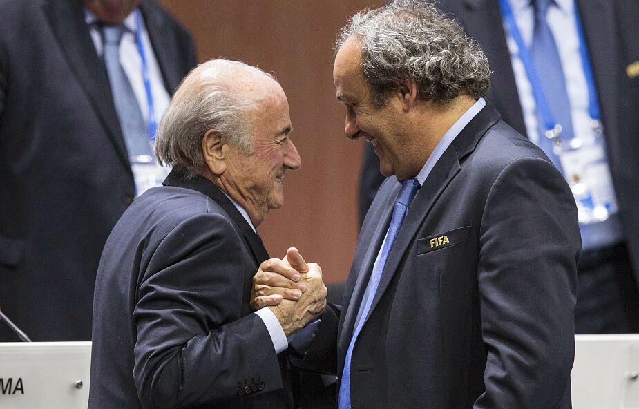 Korupcja w światowej w piłce nożnej. Sepp Blatter i Michel Platini oskarżeni