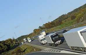 Granica polsko-białoruska. Kierowcy ciężarówek czekają 16 godz.  w Koroszczynie