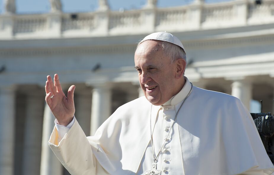 Papież Franciszek przyjął życzenia od bezdomnych i członków Kurii