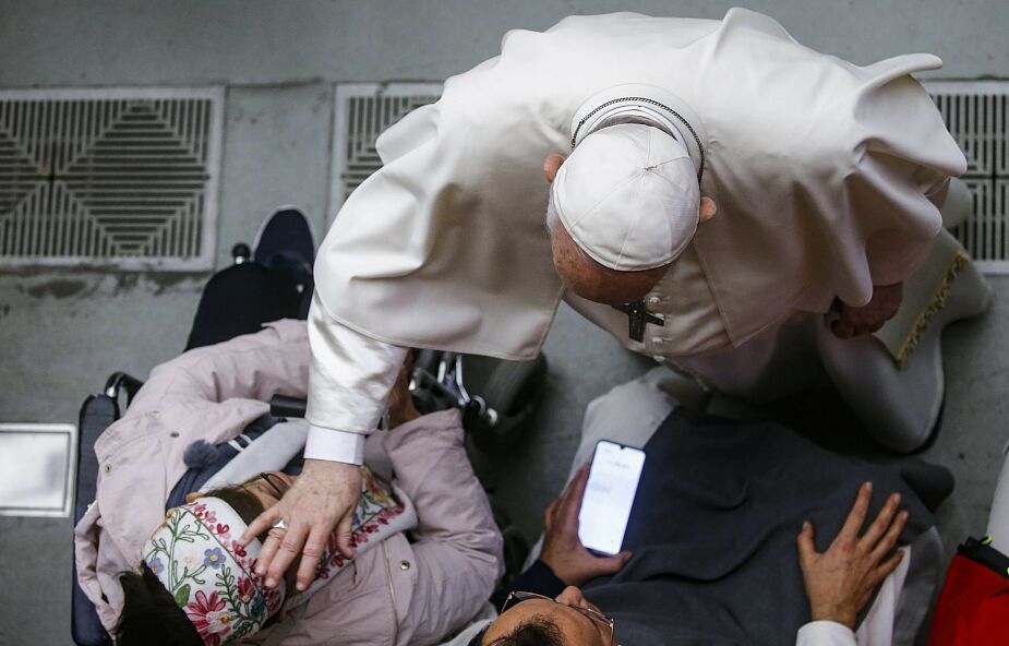 Papież wzywa do opieki nad chorymi na AIDS