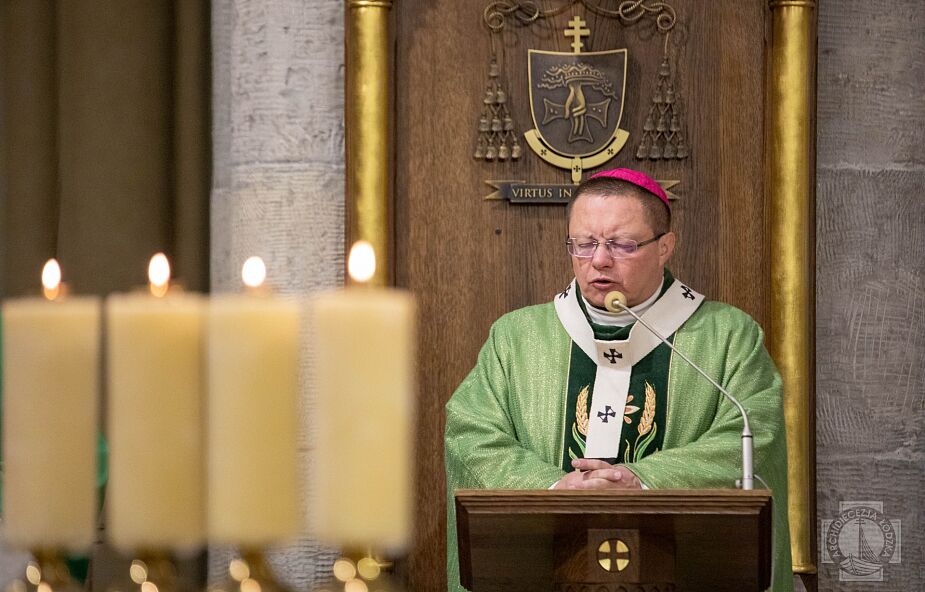 Abp Ryś: biskupi nie są w stanie sami wyprowadzić Kościoła z kryzysu