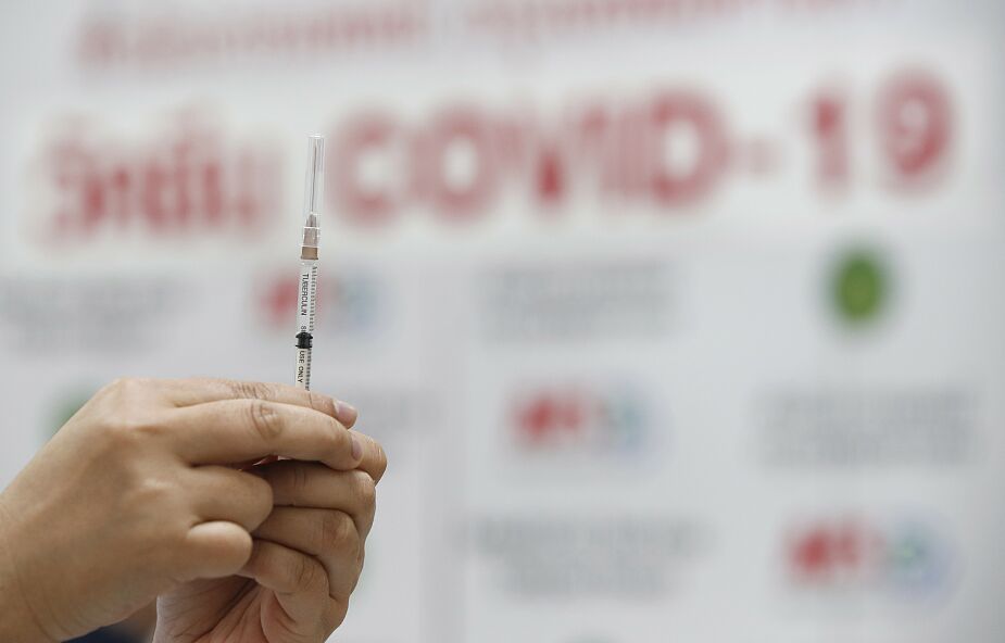 Chiny zatwierdziły własną szczepionkę przeciwko Covid-19 do użycia kryzysowego