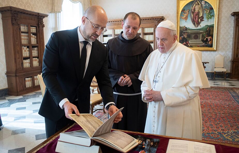 Premier Ukrainy zaprosił papieża Franciszka do swojego kraju